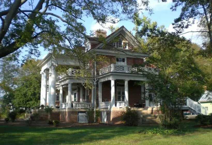 Aamiaismajoitus (B&B) The Boxley Place Inn