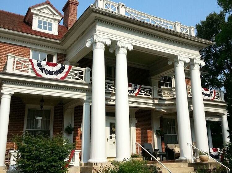 민박 The Boxley Place Inn