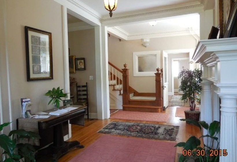 민박 The Boxley Place Inn