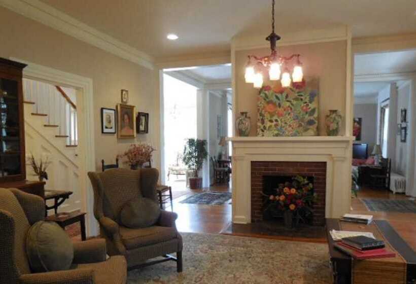 민박 The Boxley Place Inn