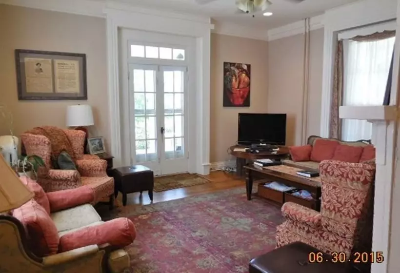 Aamiaismajoitus (B&B) The Boxley Place Inn