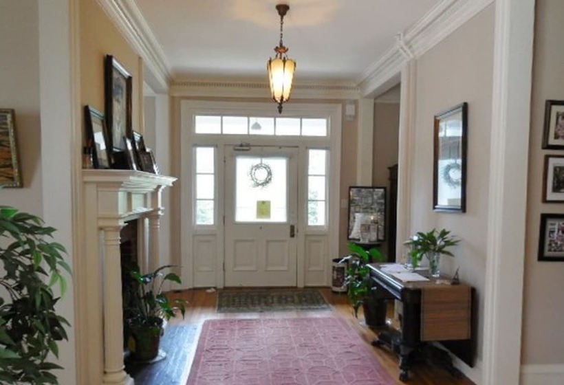 민박 The Boxley Place Inn