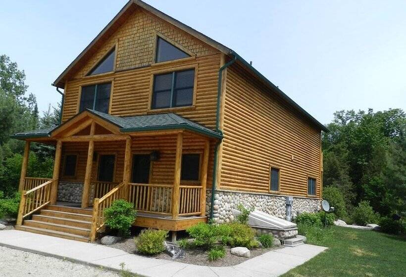 Cabins On Maple River