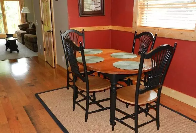 Cabins On Maple River