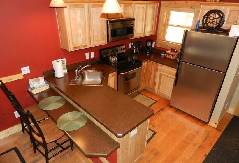 Cabins On Maple River