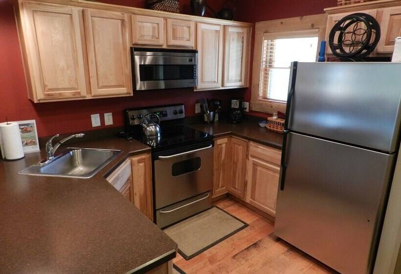 Cabins On Maple River