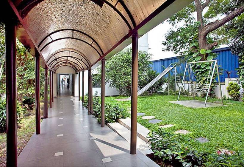 هتل Brac Cdm Savar