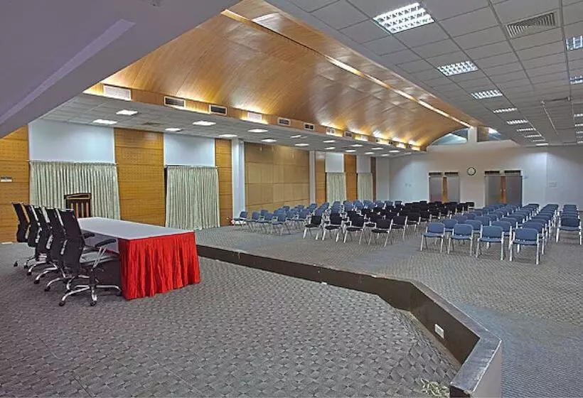 ホテル Brac Cdm Savar