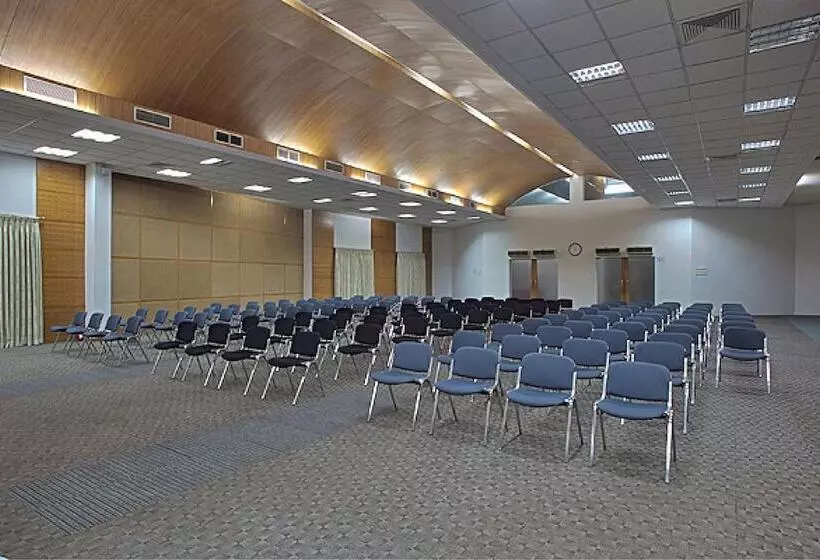 ホテル Brac Cdm Savar