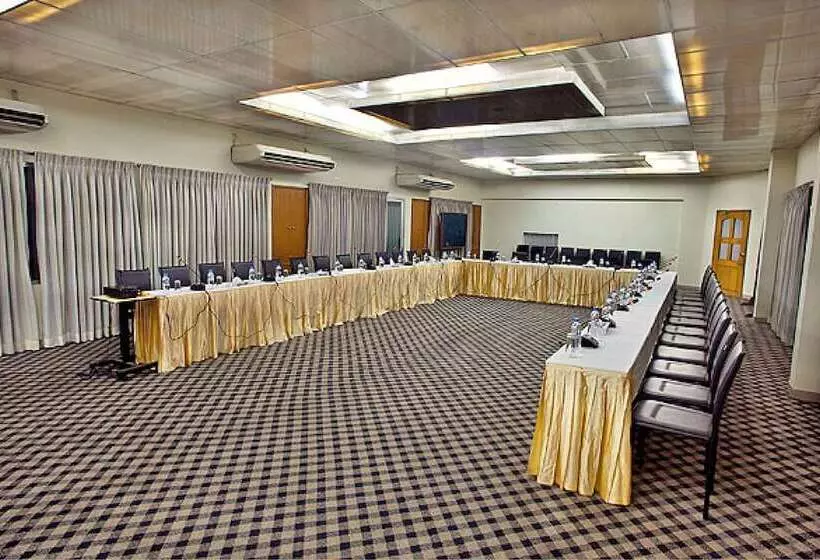 ホテル Brac Cdm Savar