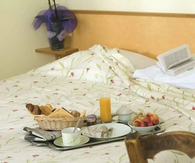 ホテル Logis Hôtel Le Clos Du Vigneron