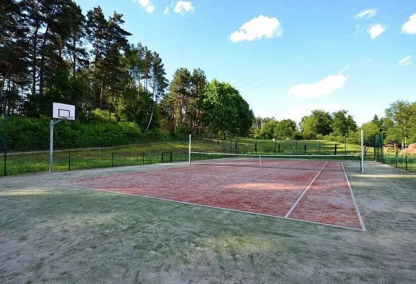 Hotelli Rezydencja Nad Jeziorem   Pestkownica