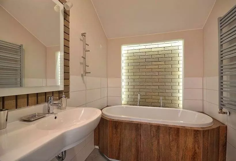 Hotelli Rezydencja Nad Jeziorem   Pestkownica