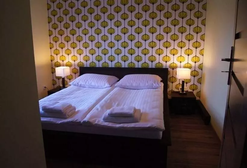 Hotelli Rezydencja Nad Jeziorem   Pestkownica