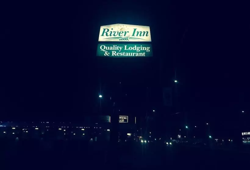 Hotelli River Inn