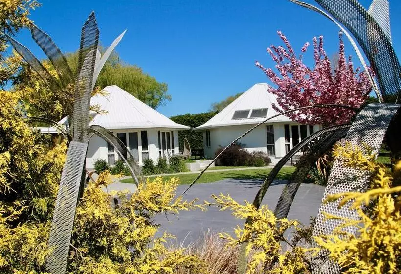 Maaseutuhotelli Silverstream Alpaca Farmstay & Tour