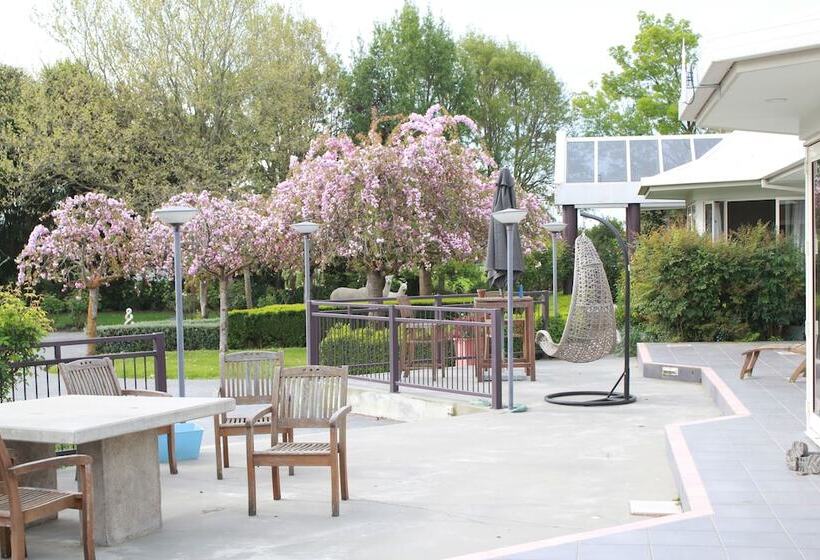 교외 호텔 Silverstream Alpaca Farmstay & Tour