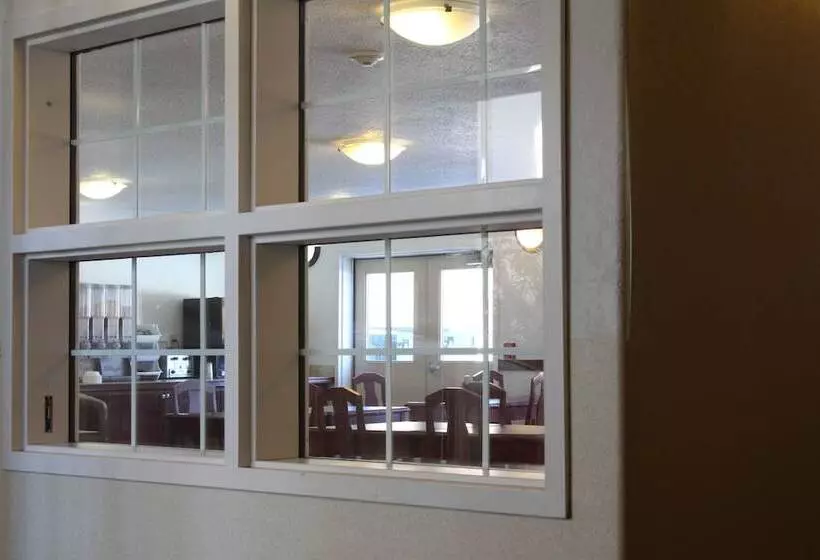 Hotelli Sunset Inn And Suites