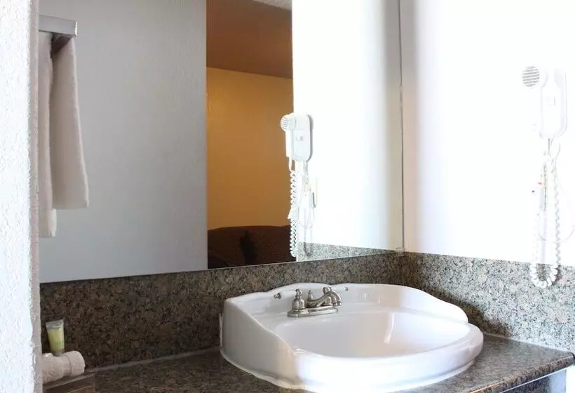 Hotelli Sunset Inn And Suites