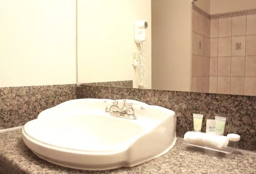 Hotelli Sunset Inn And Suites