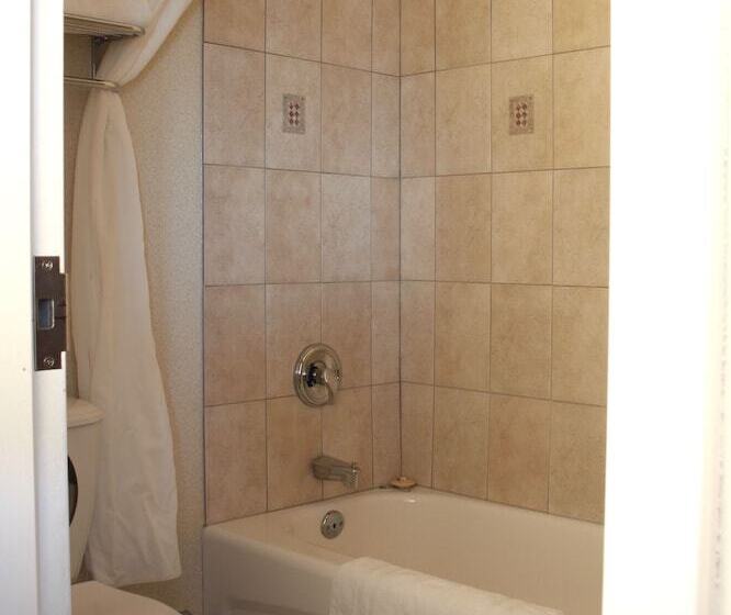 فندق Sunset Inn And Suites