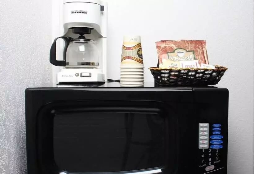 Hotelli Sunset Inn And Suites