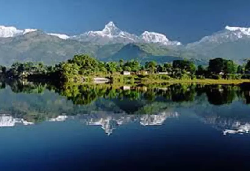 هتل The White Lake