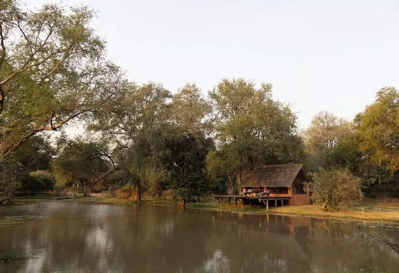 هتل Track And Trail River Camp