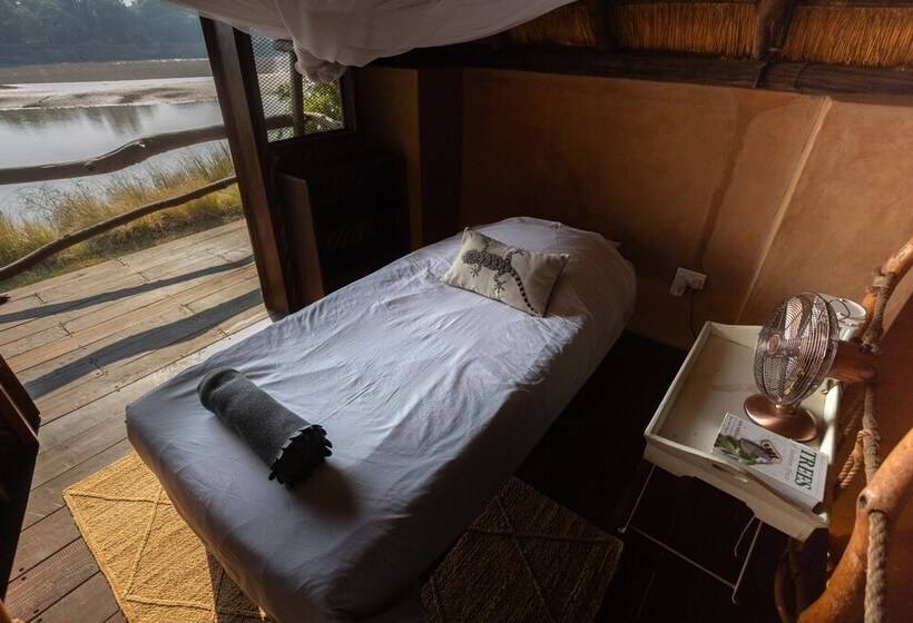 هتل Track And Trail River Camp