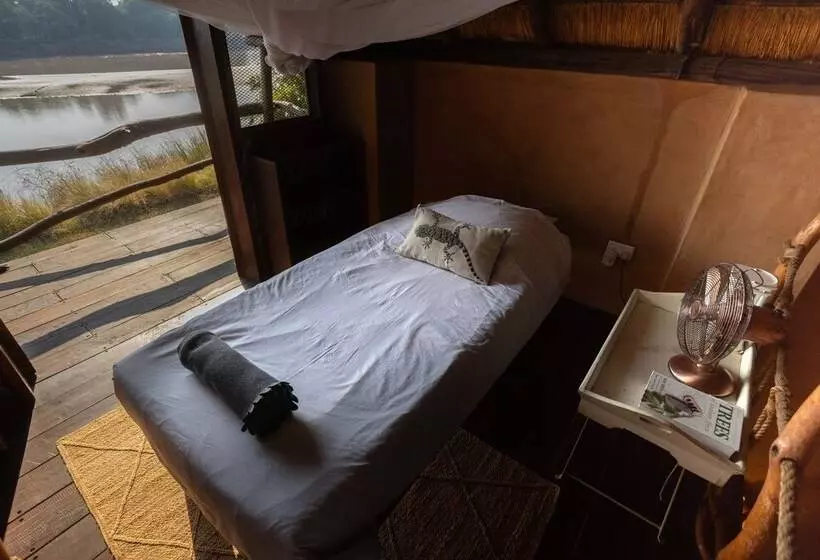 هتل Track And Trail River Camp