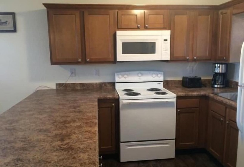 فندق على الطريق Anchor Inn & Suites