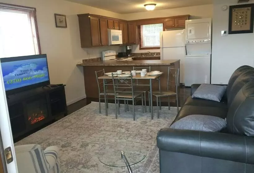 Motelli Anchor Inn & Suites