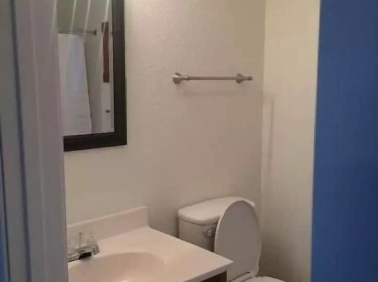 Motelli Anchor Inn & Suites