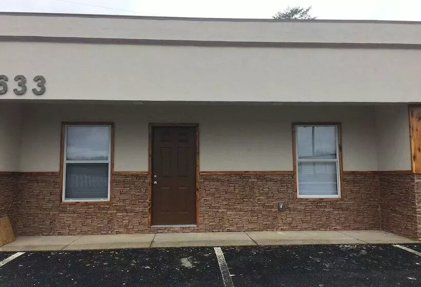 Motelli Anchor Inn & Suites