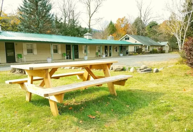 Motelli Black Bear Lodge