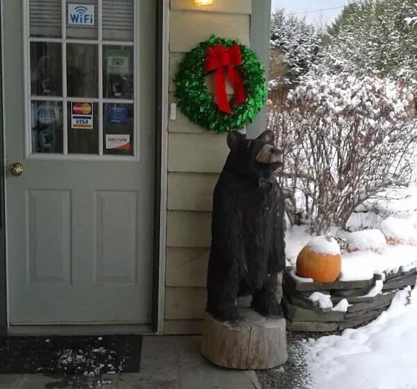 Motelli Black Bear Lodge