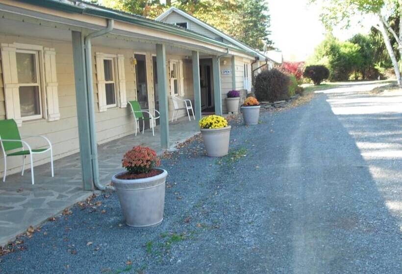 מוטל Black Bear Lodge