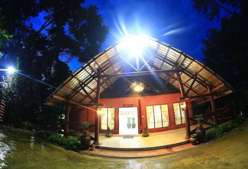 The Floral Breeze Hotel Mt.victoria