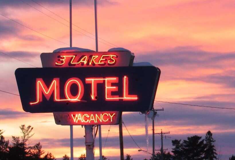 Three Lakes Motel
