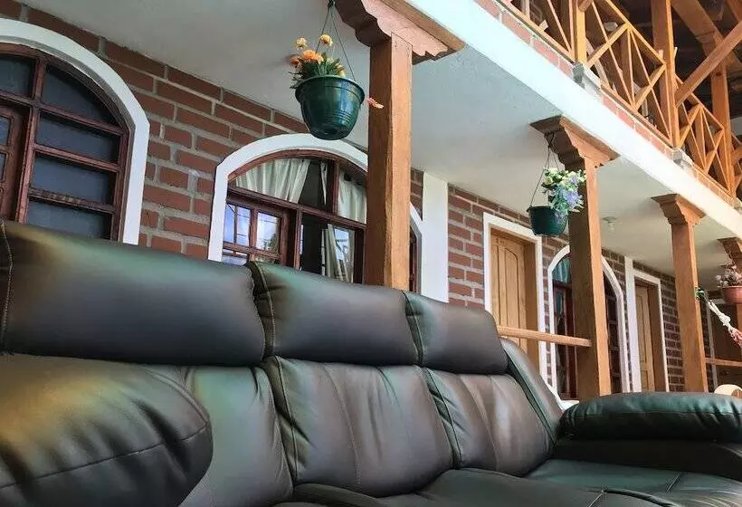 Hostal Chukirawa   Hostel