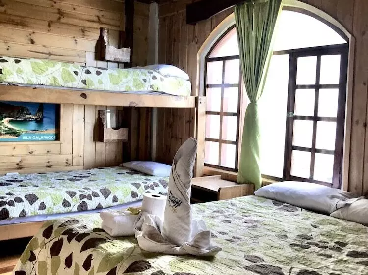 Hostal Chukirawa   Hostel