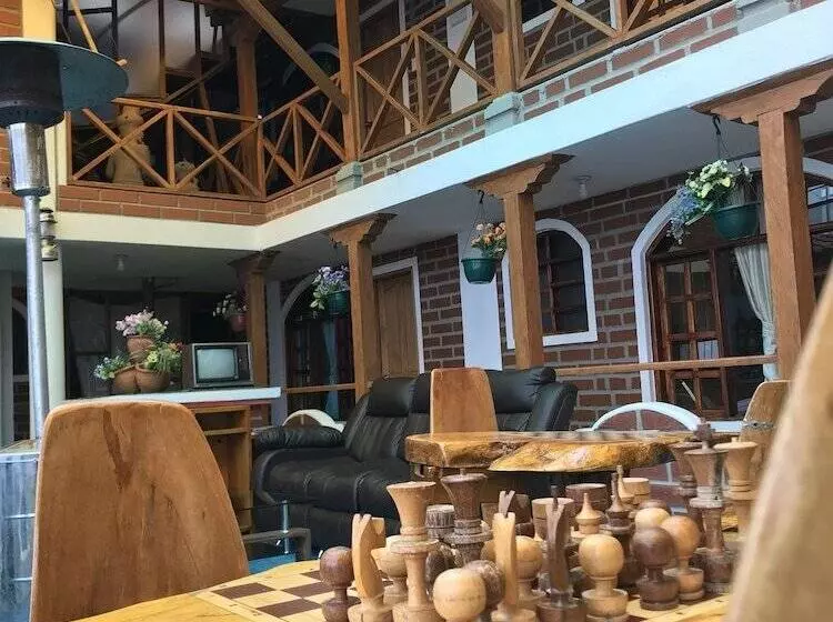 Hostal Chukirawa   Hostel