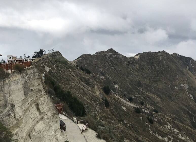 Hostal Chukirawa Hostel