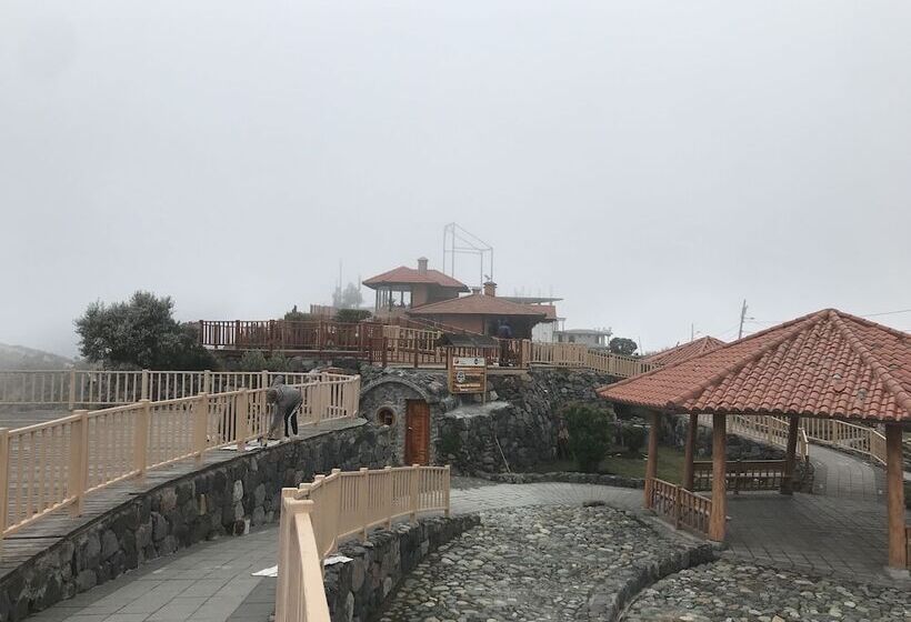 Hostal Chukirawa Hostel