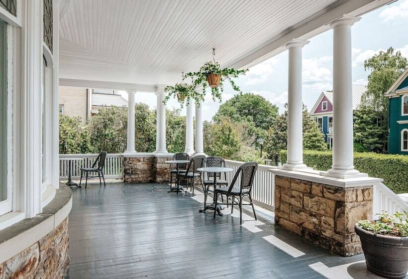 여관 The Historic Berkeley Place