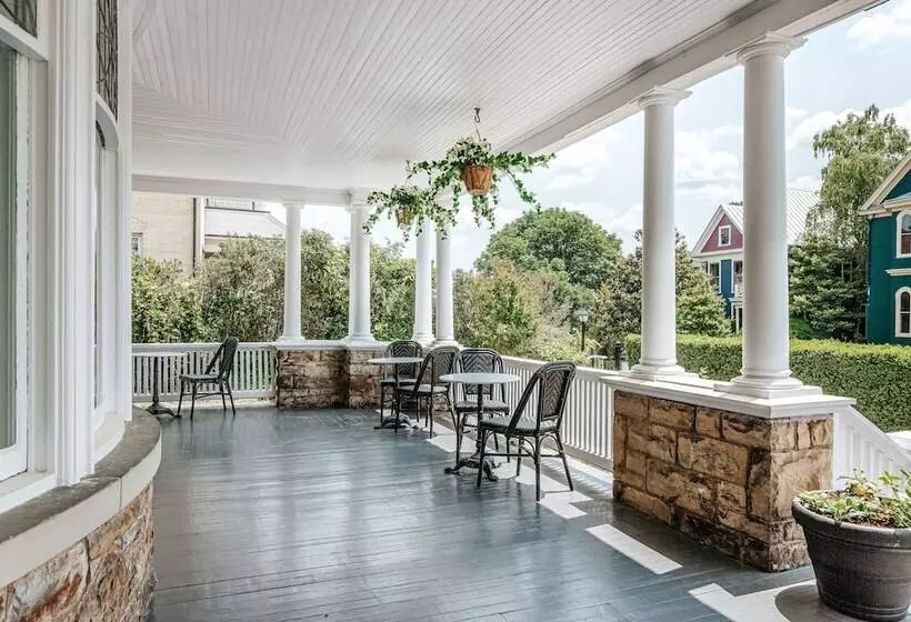 Hostelli The Historic Berkeley Place