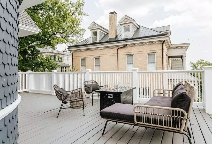 Hostelli The Historic Berkeley Place