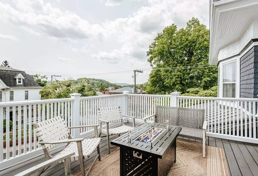 Hostelli The Historic Berkeley Place