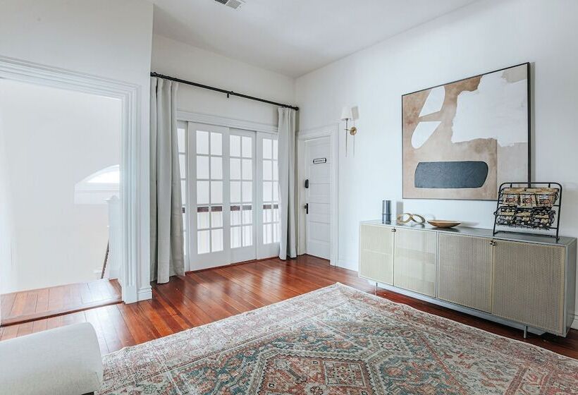 여관 The Historic Berkeley Place