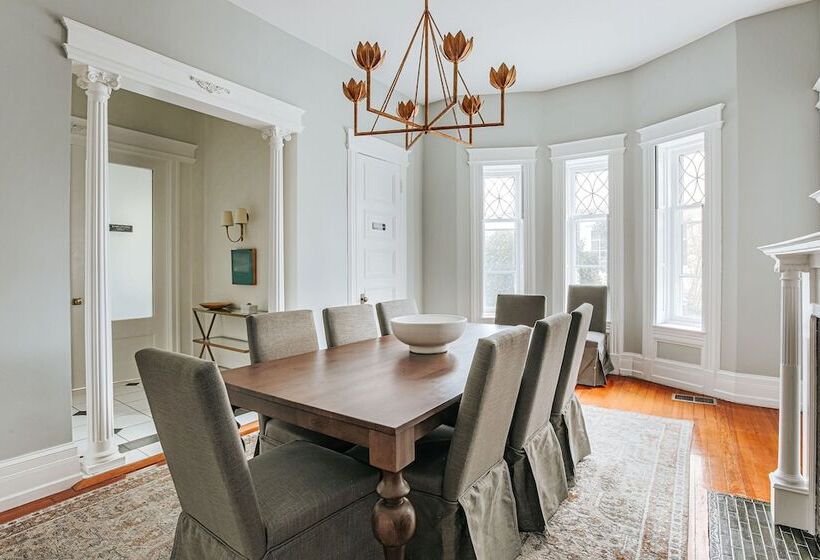 여관 The Historic Berkeley Place